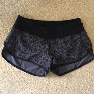 Lululemon speed short size 4, 2.5”